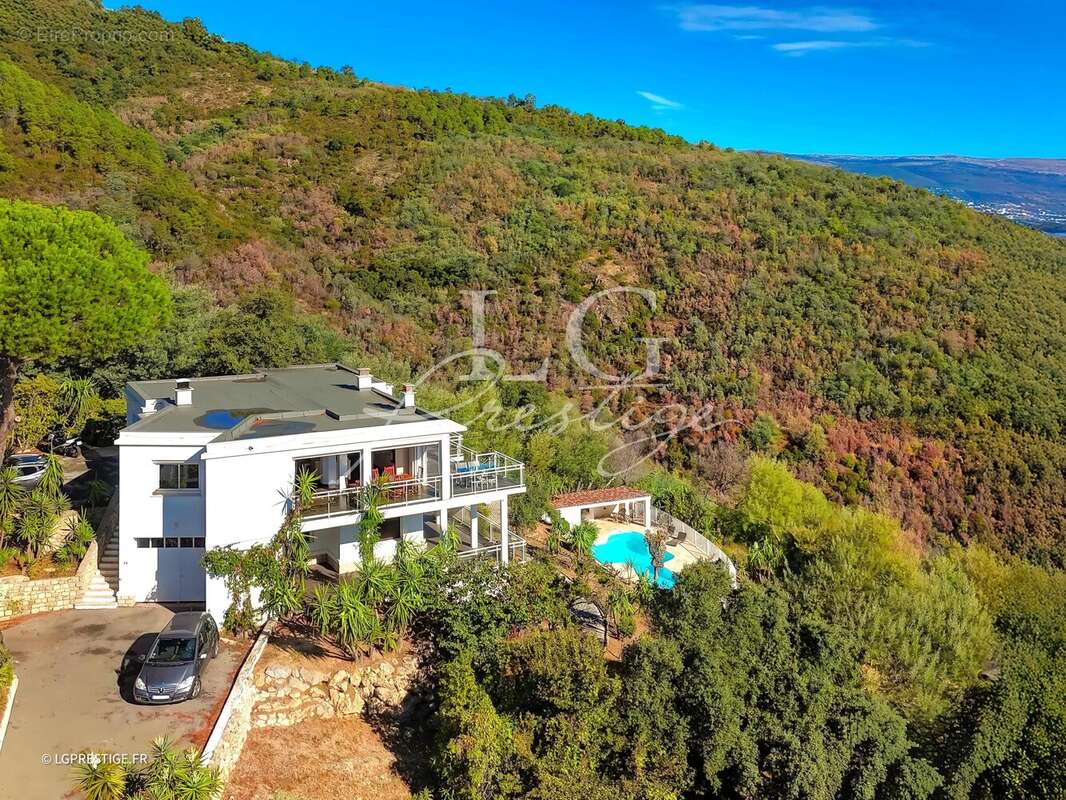 Maison à MANDELIEU-LA-NAPOULE