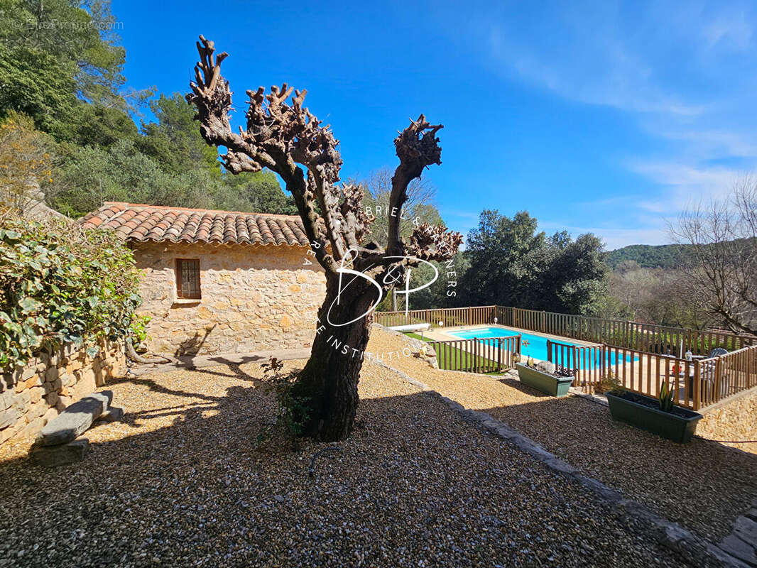 Maison à ENTRECASTEAUX