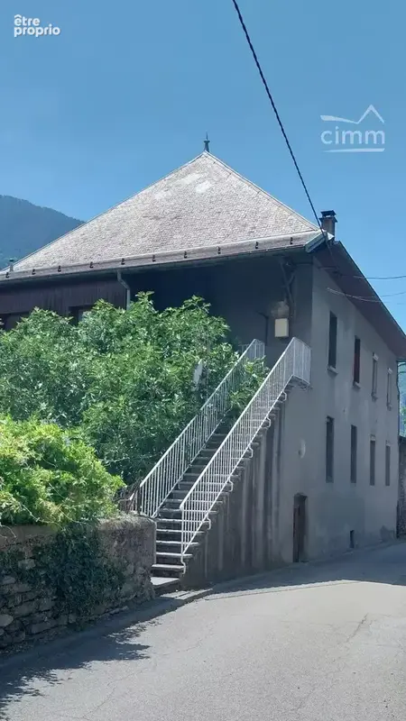Maison traditionnelle de village avec jardin, caves et garage - photo 4