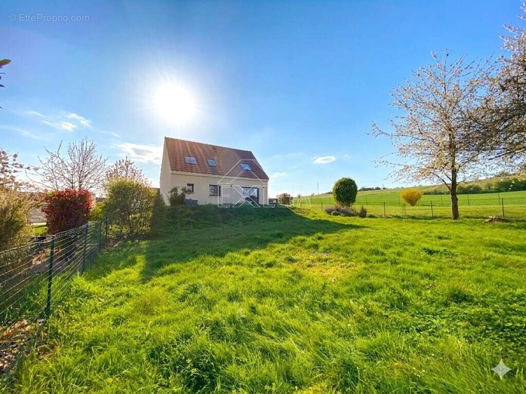 Maison à GOMMECOURT