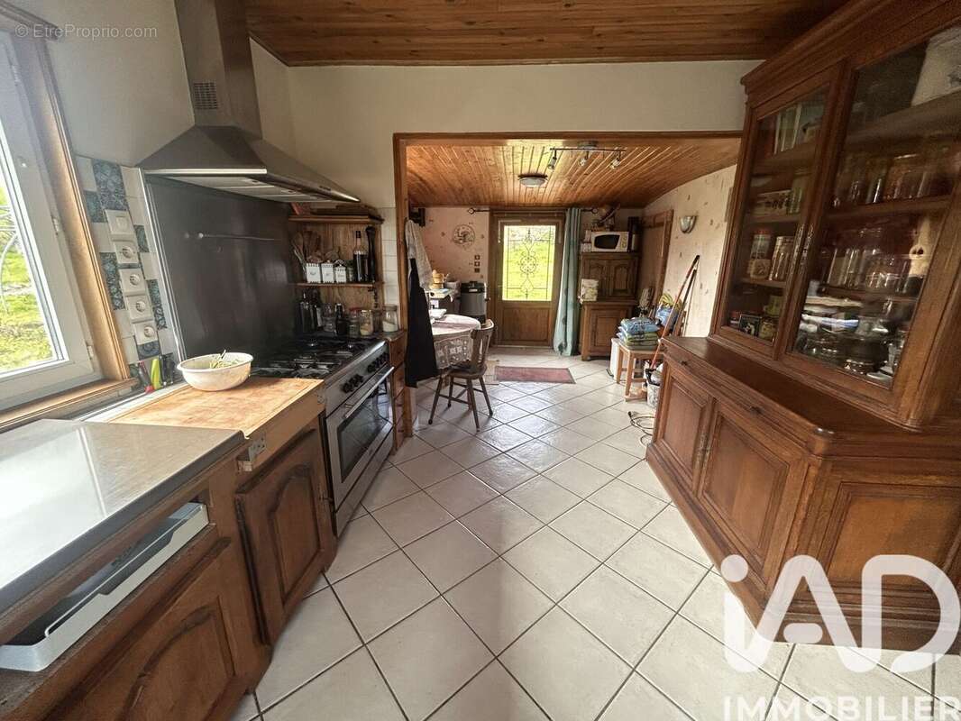 Maison 115 m² à Mesvres  - photo 6