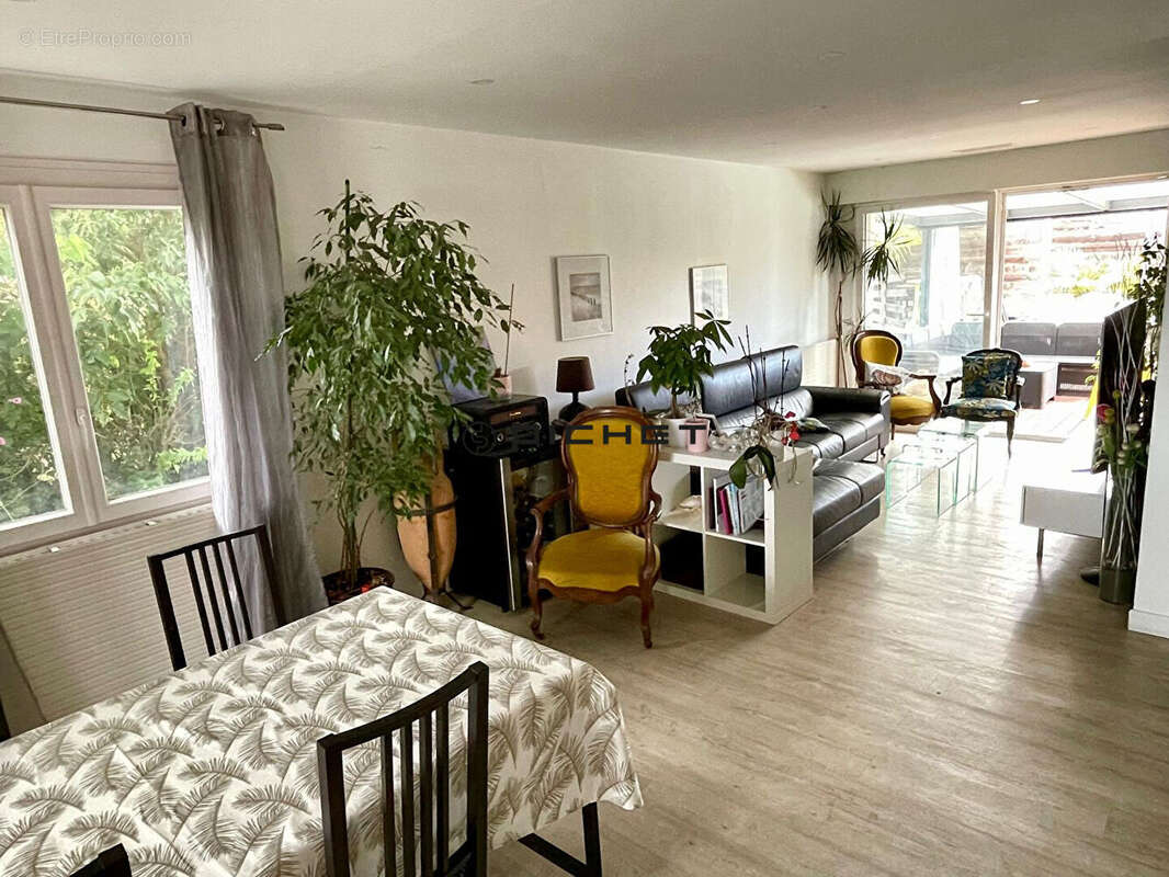 Maison à SAINT-MEDARD-EN-JALLES