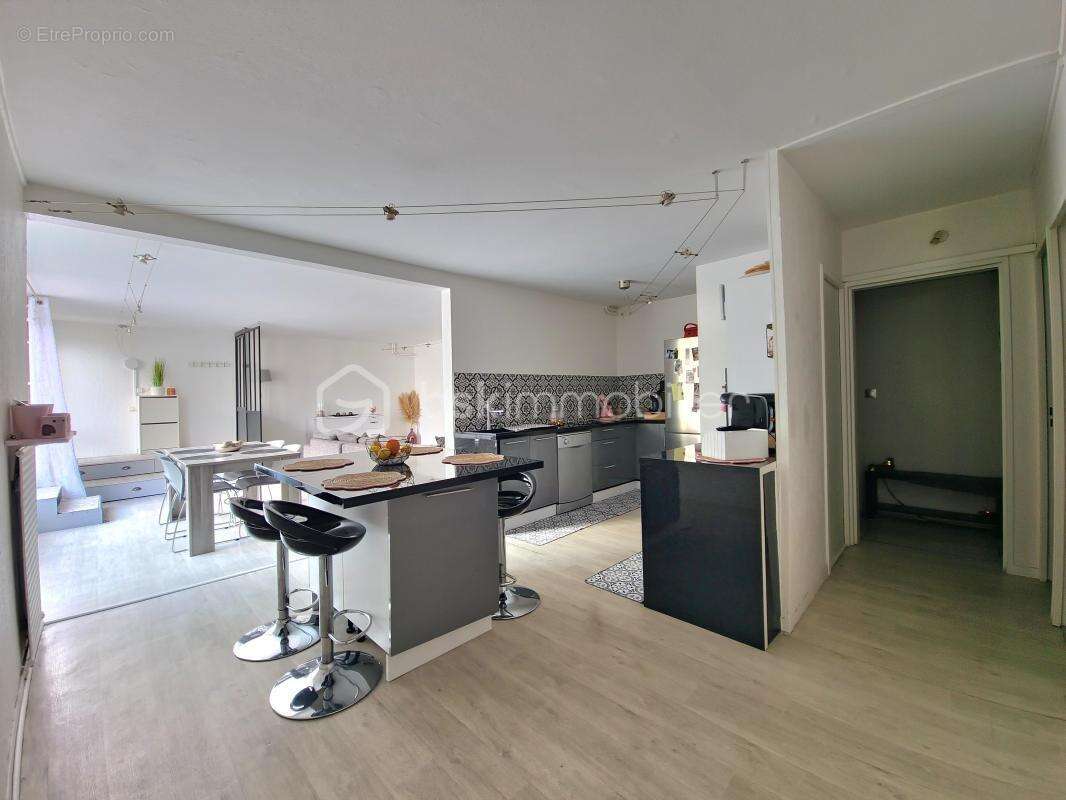 Appartement en rc de 124m² utile avec terrasse de 34m² -vue degagee- 5p lumineux et en parfait etat - photo 6