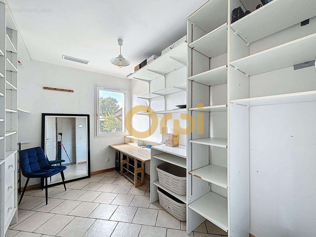 Maison à BAGNOLS-EN-FORET