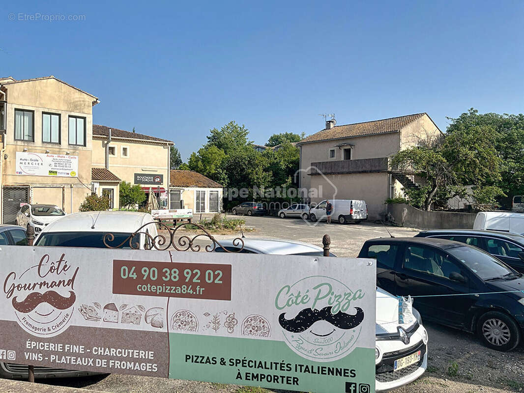 Commerce à L&#039;ISLE-SUR-LA-SORGUE