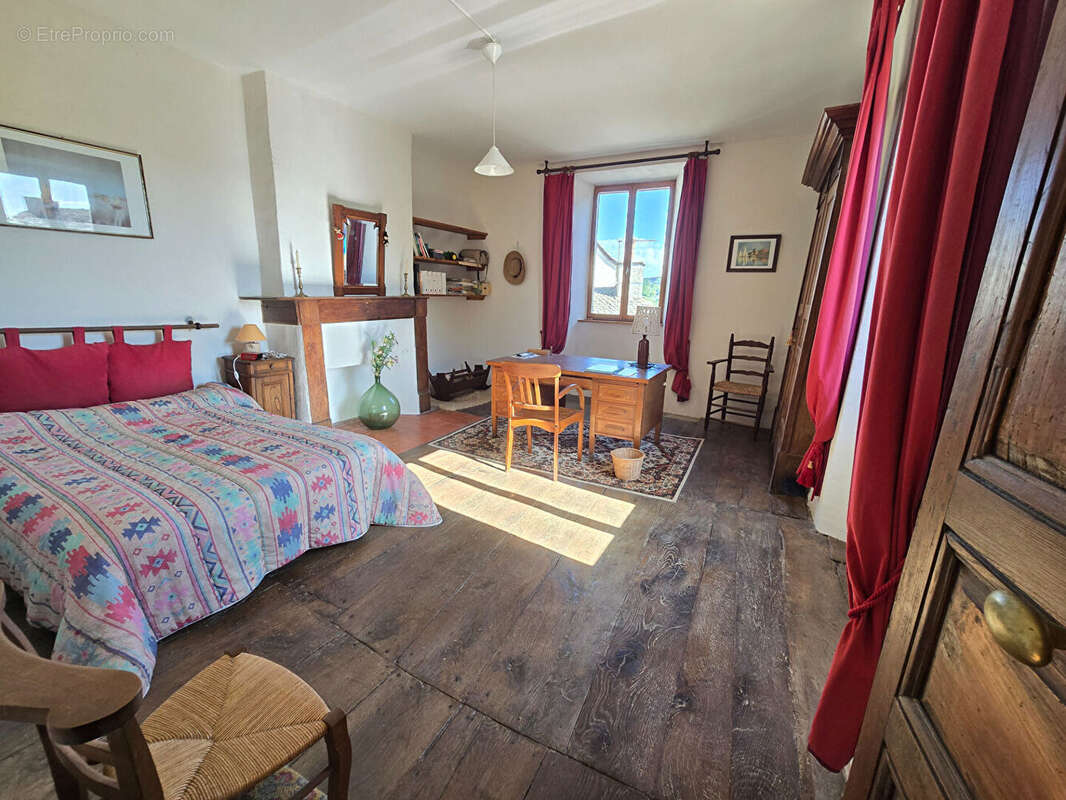Maison de maître avec garage et dépendance - Arvieu - photo 10