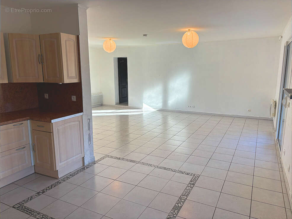 Maison à MALATAVERNE