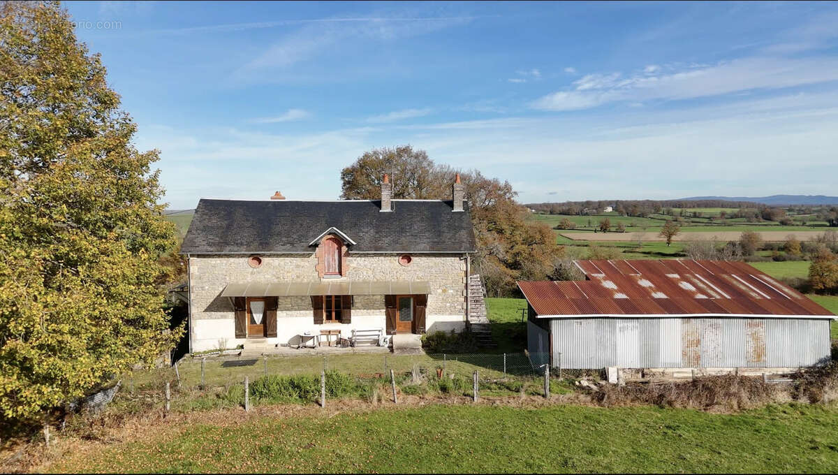 Maison à CERCY-LA-TOUR