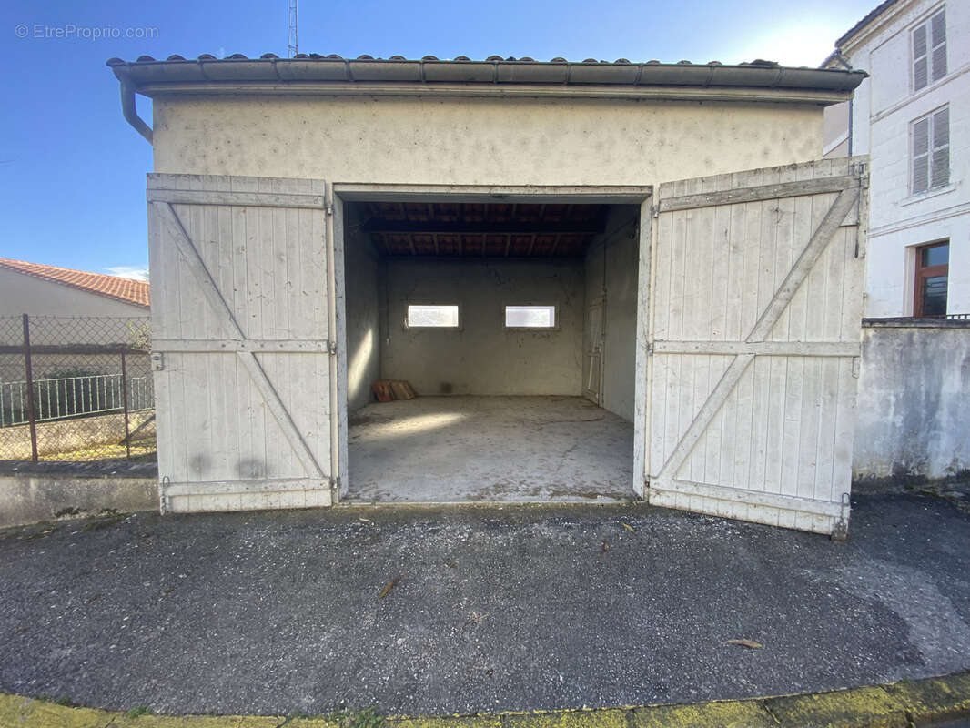 Appartement à CHALAIS