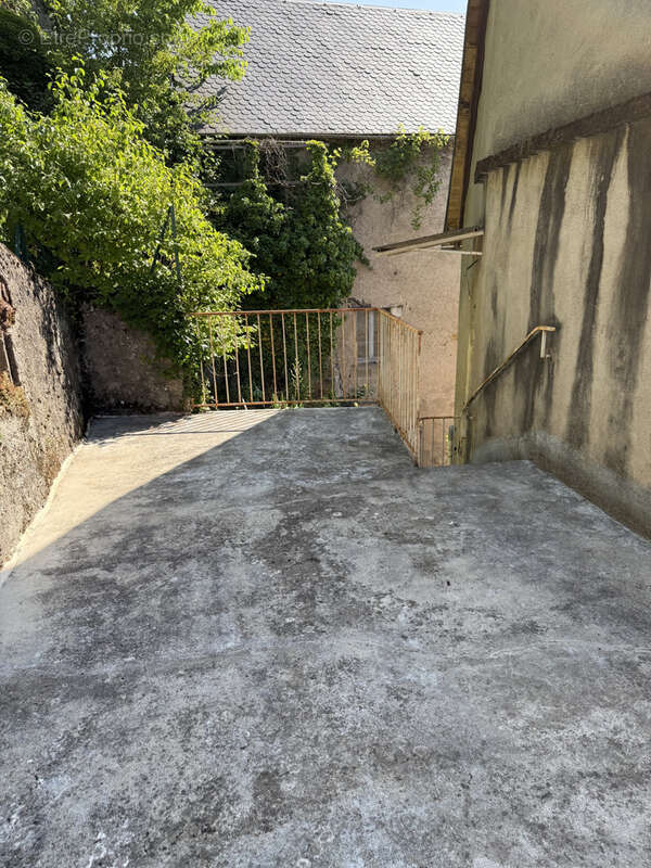 Maison à SAINT-GENIEZ-D&#039;OLT