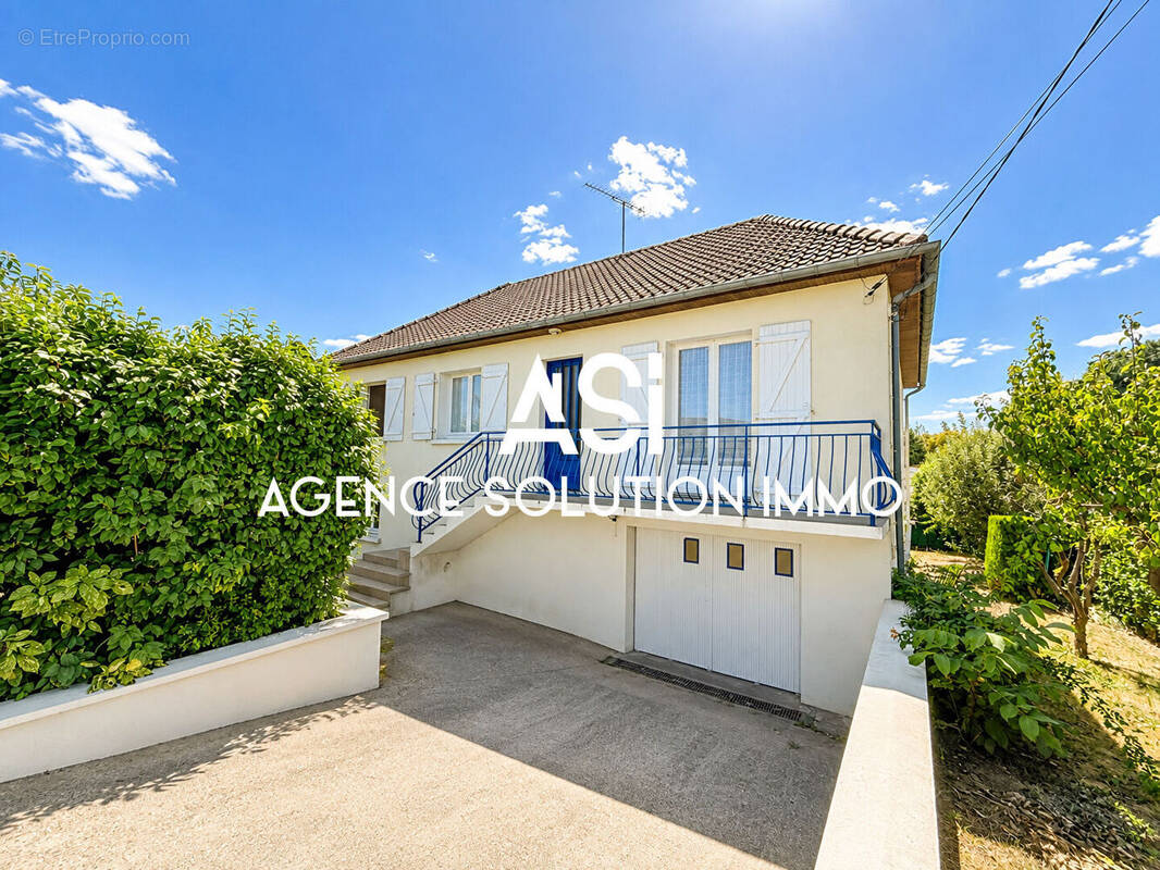 Maison 4 pièces 81 m² · à Montigne-le-Brillant · 81 m² · 137 800 €