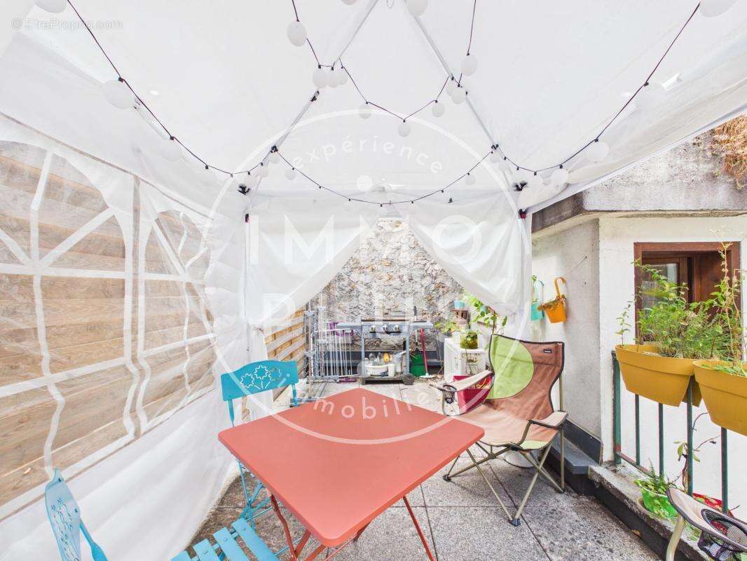 Vente - Appartement - 3 pièces + cuisine - 62,48 m² - 274 000 € - photo 2