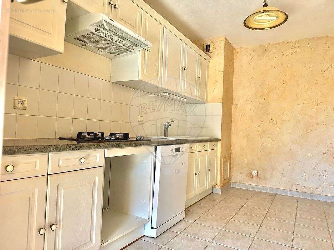 Appartement à CHALLES-LES-EAUX