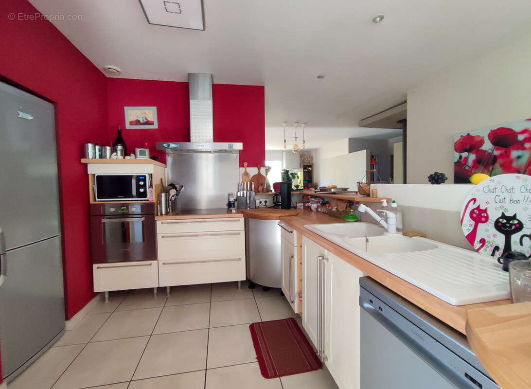 Maison de plain-pied avec jacuzzi et terrain arboré en lisière de forêt - photo 10