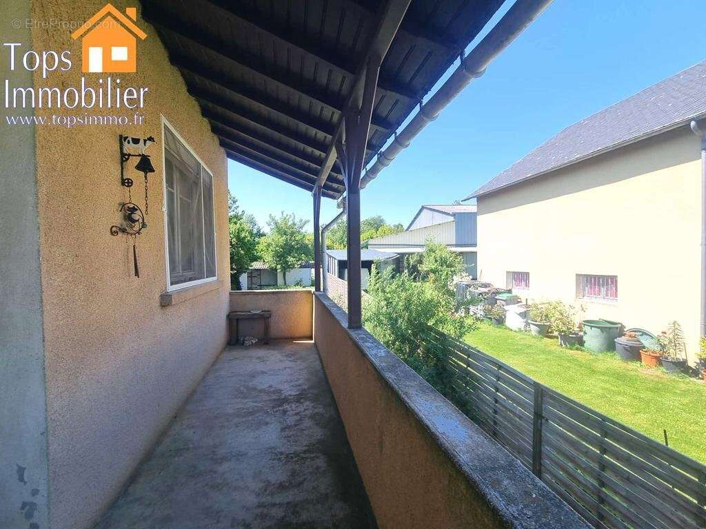Maison à LA SALVETAT-PEYRALES