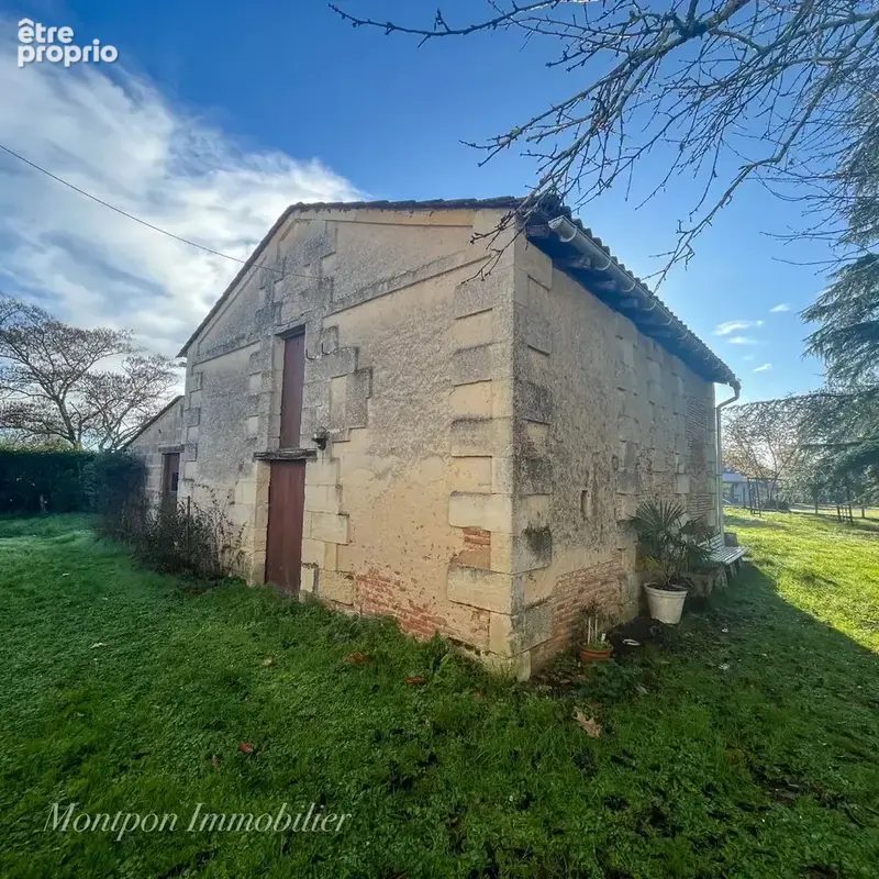 Maison d'habitation avec dépendances et logement loué - photo 2