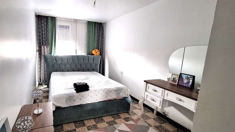 Appartement à PORT-DE-BOUC