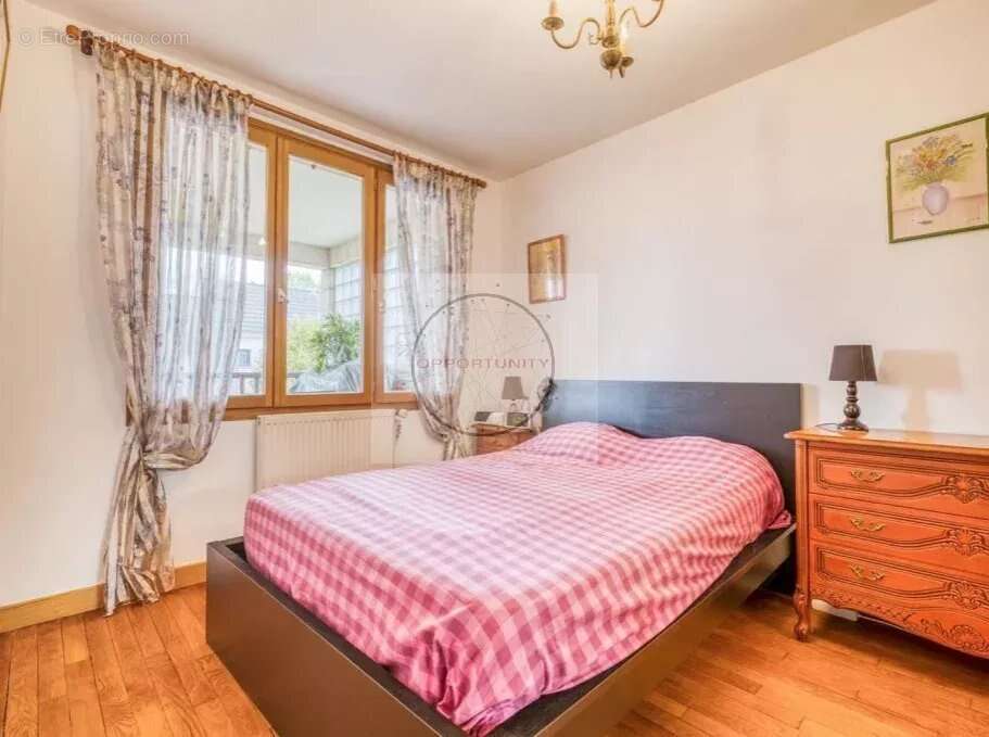 Maison à HOUILLES