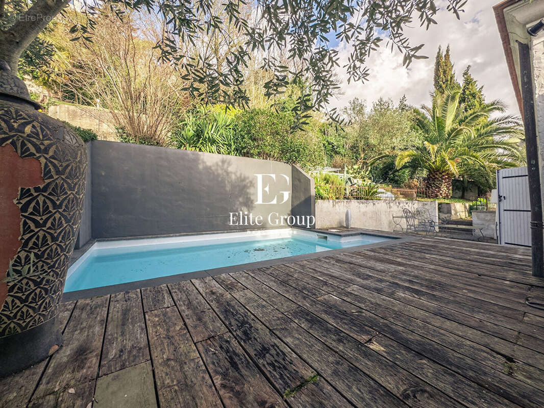 A vendre magnifique maison en bas du plateau d'angouleme - 7 pièces - 213 m2 - photo 15