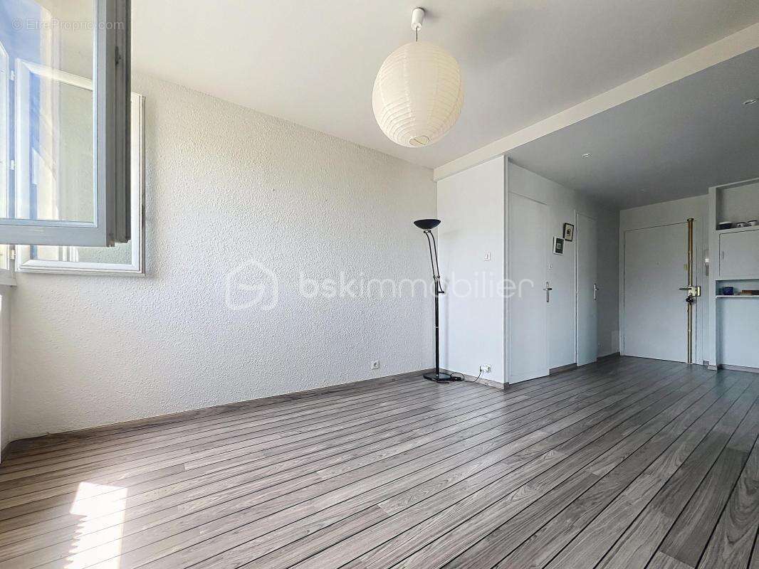 Appartement à SAINT-MARTIN-D'HERES