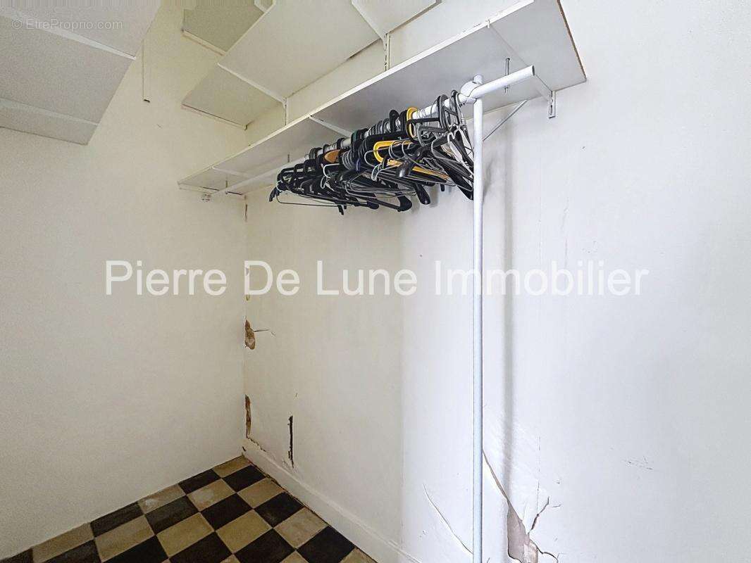 Lyon 1er – Appartement de caractère à réinventer  Charme de l'ancien, dressing, cave & grenier - photo 20