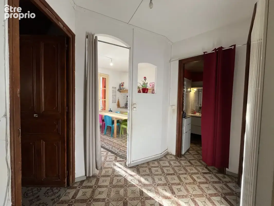 IMMEUBLE : Appartement + Murs Commerciaux - photo 2