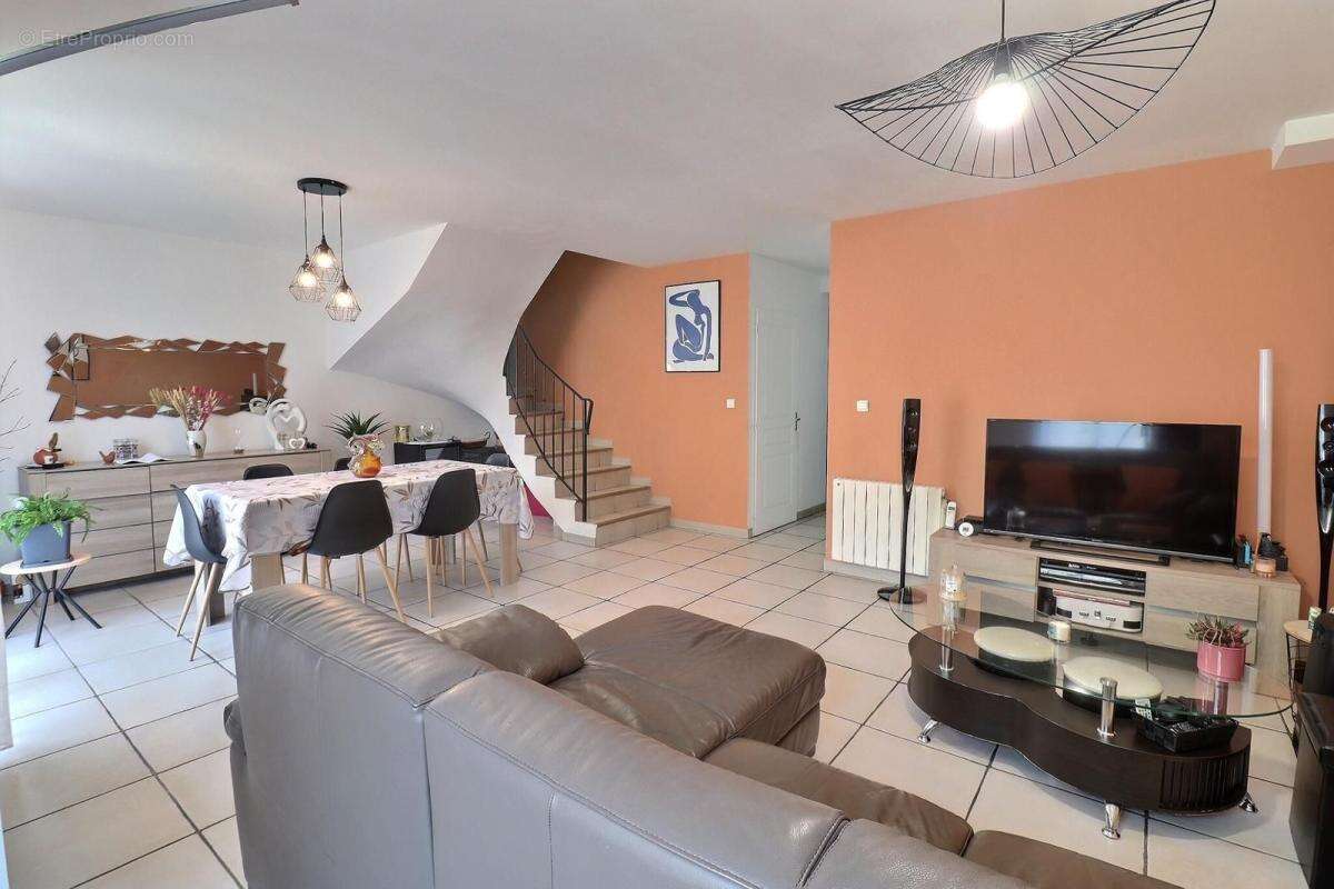 Maison à MONTALIEU-VERCIEU
