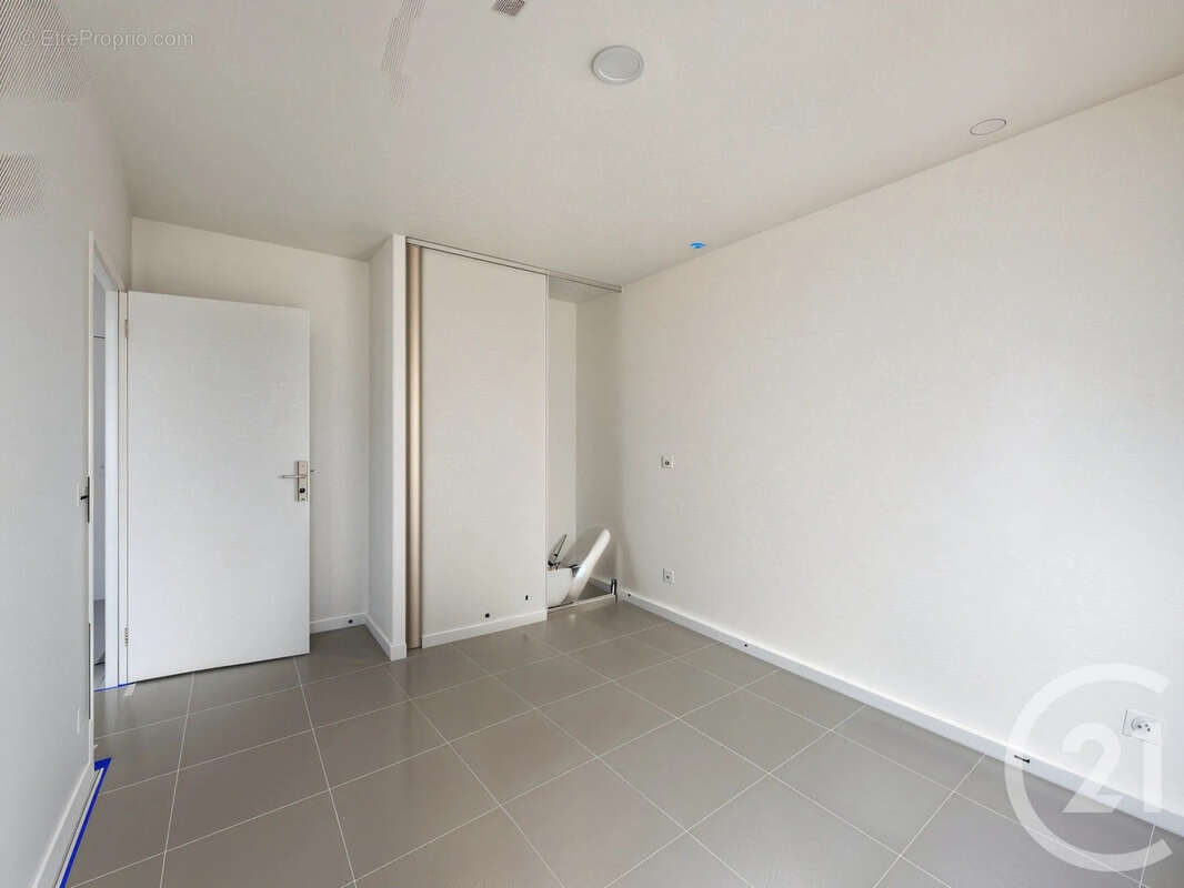 Appartement 46 m² à Givors  - photo 8
