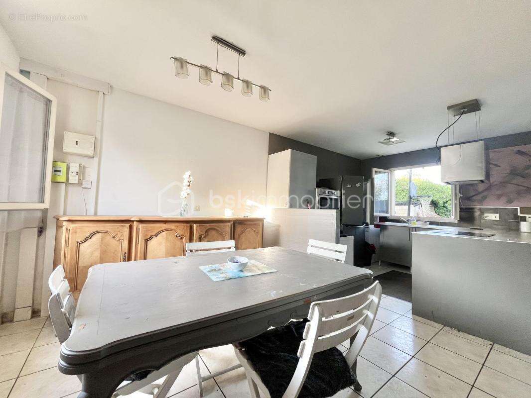 Maison à LES MUREAUX