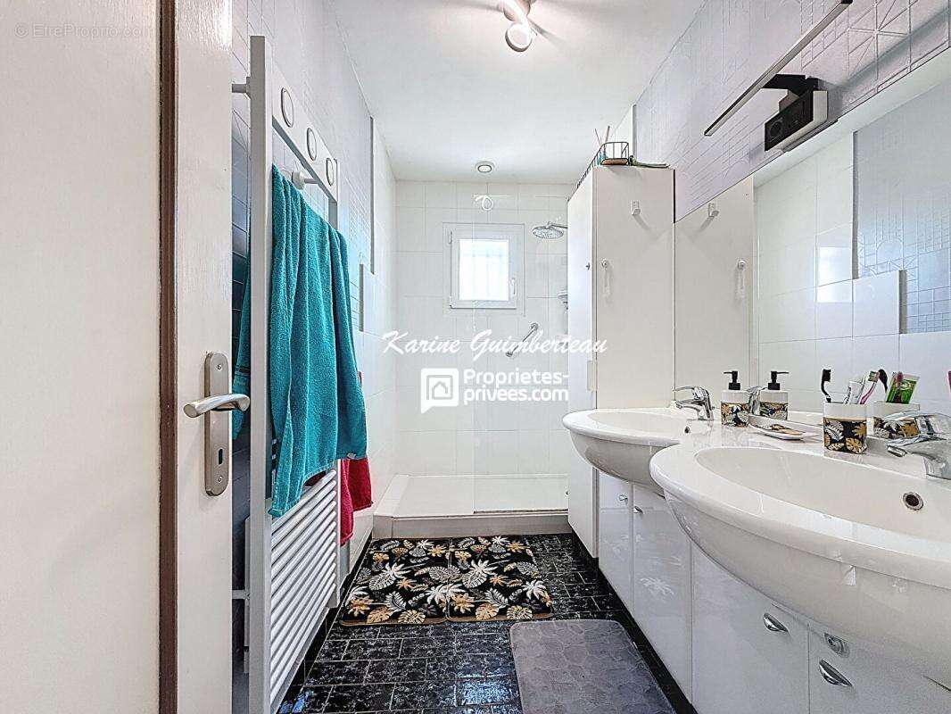 Maison à LALANDE-DE-POMEROL