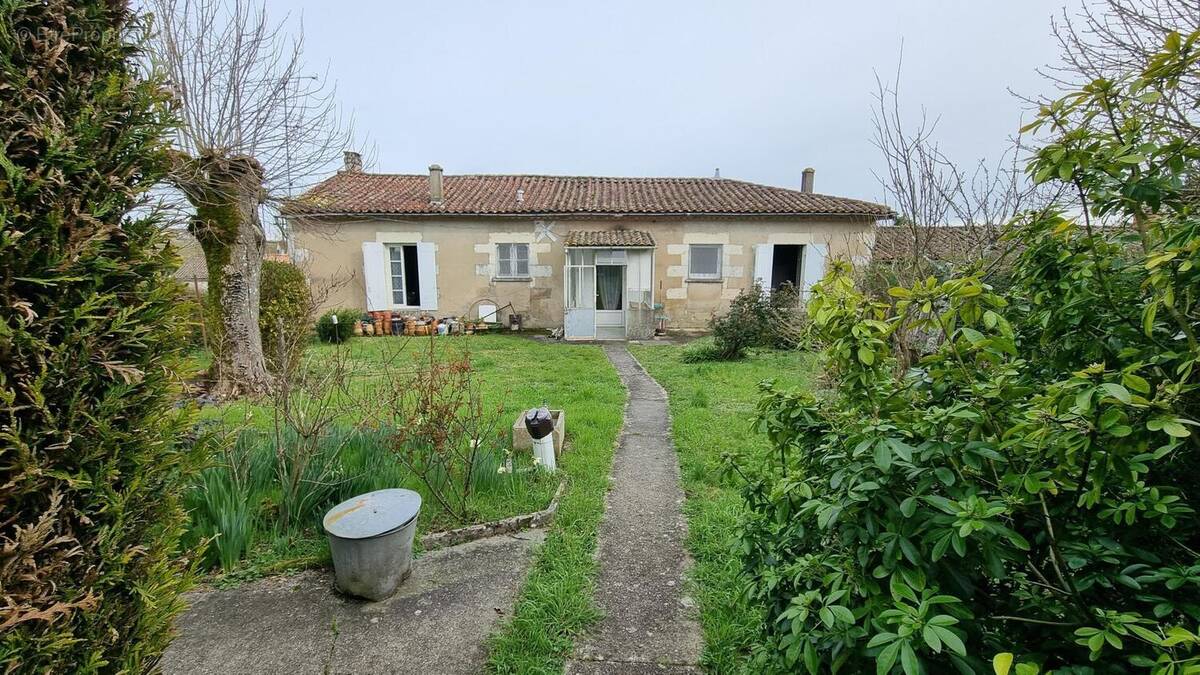 Photo 1 - Maison à MORTAGNE-SUR-GIRONDE