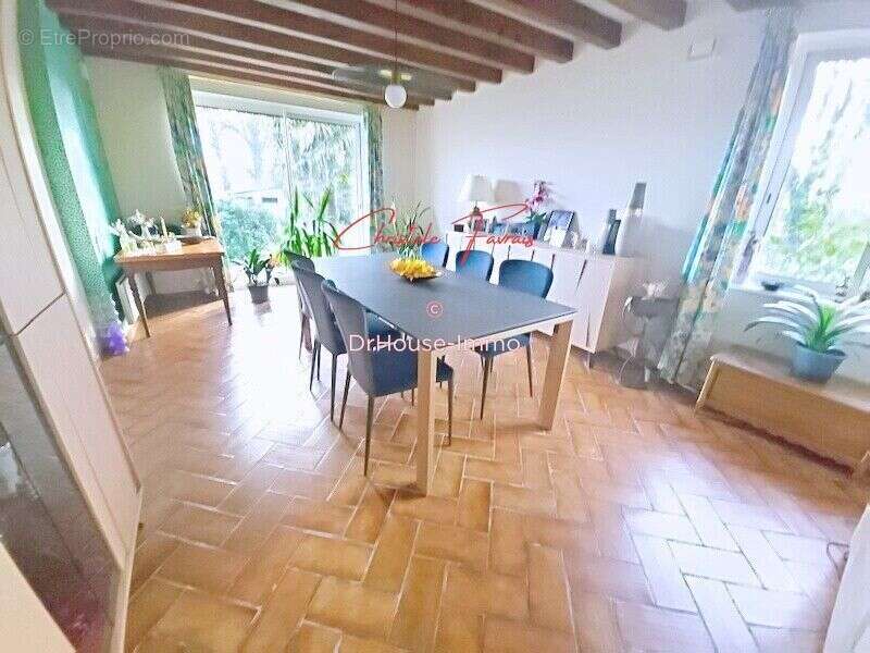 Maison à LOUVIGNE-DU-DESERT