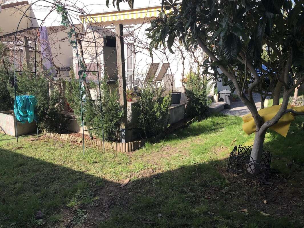 Maison à SARTROUVILLE