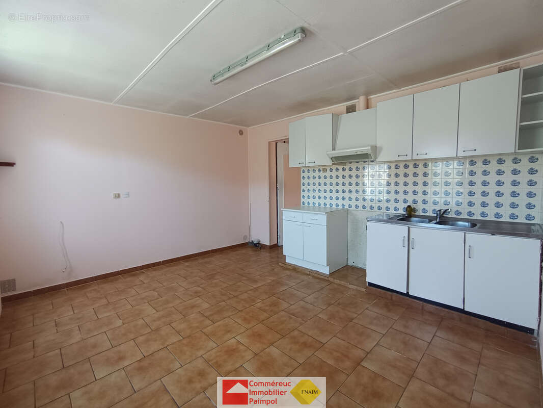 A vendre a paimpol, vieux bourg, maison a renover sur terrain 732 m2 - photo 7