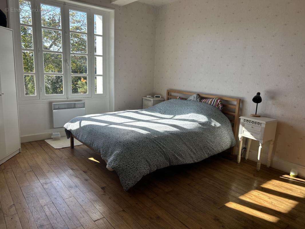 Maison à NANTEUIL-EN-VALLEE