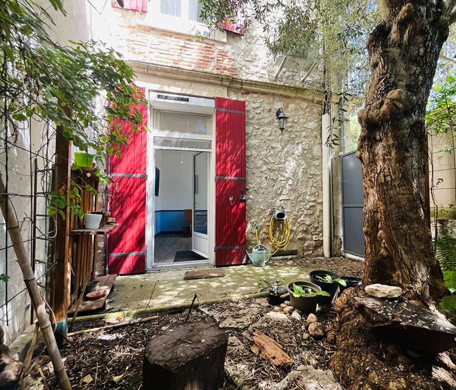 Villeneuve/Lot, Magnifique maison de ville rénovée, avec cour, jardinet et garage - photo 17