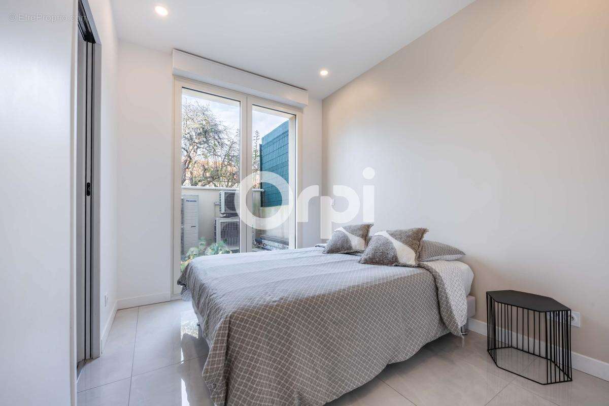 Maison à L&#039;HAY-LES-ROSES