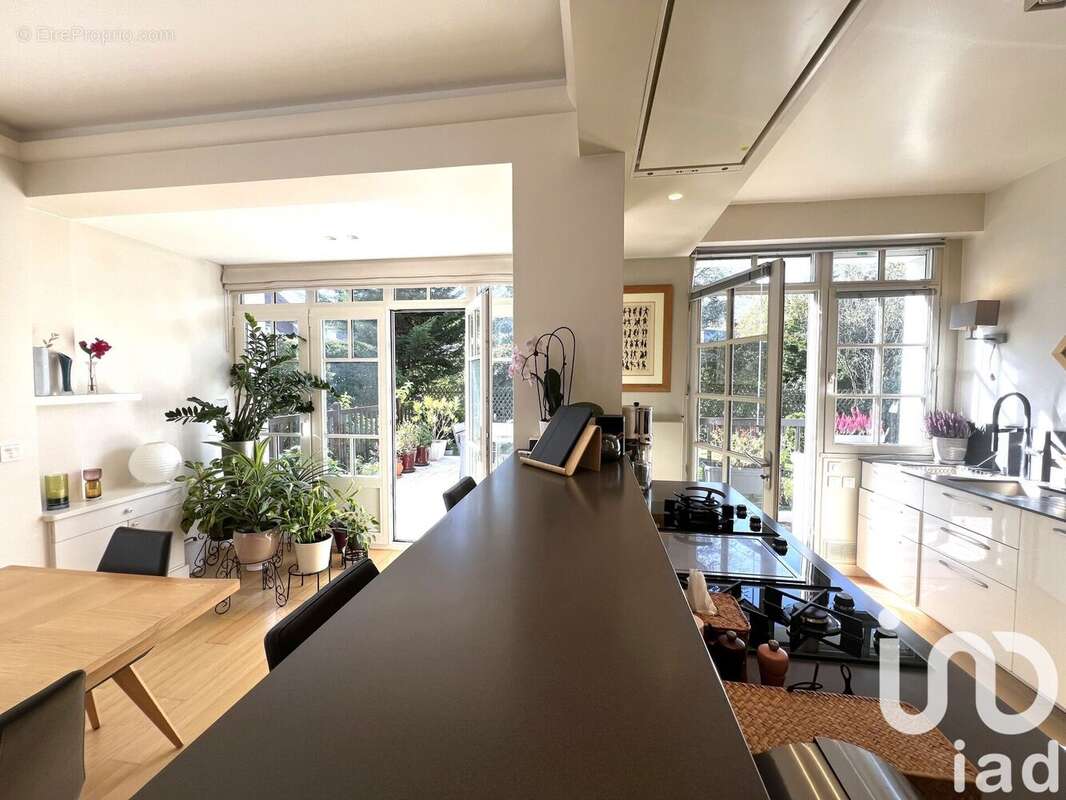 Photo 6 - Maison à MARNES-LA-COQUETTE