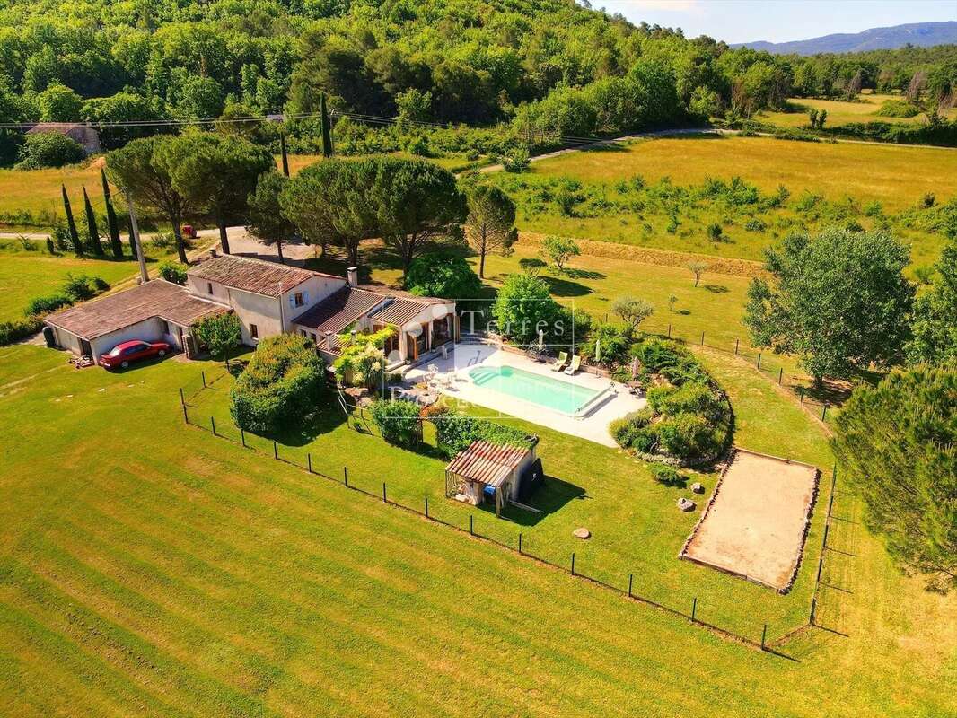 Maison à FOX-AMPHOUX