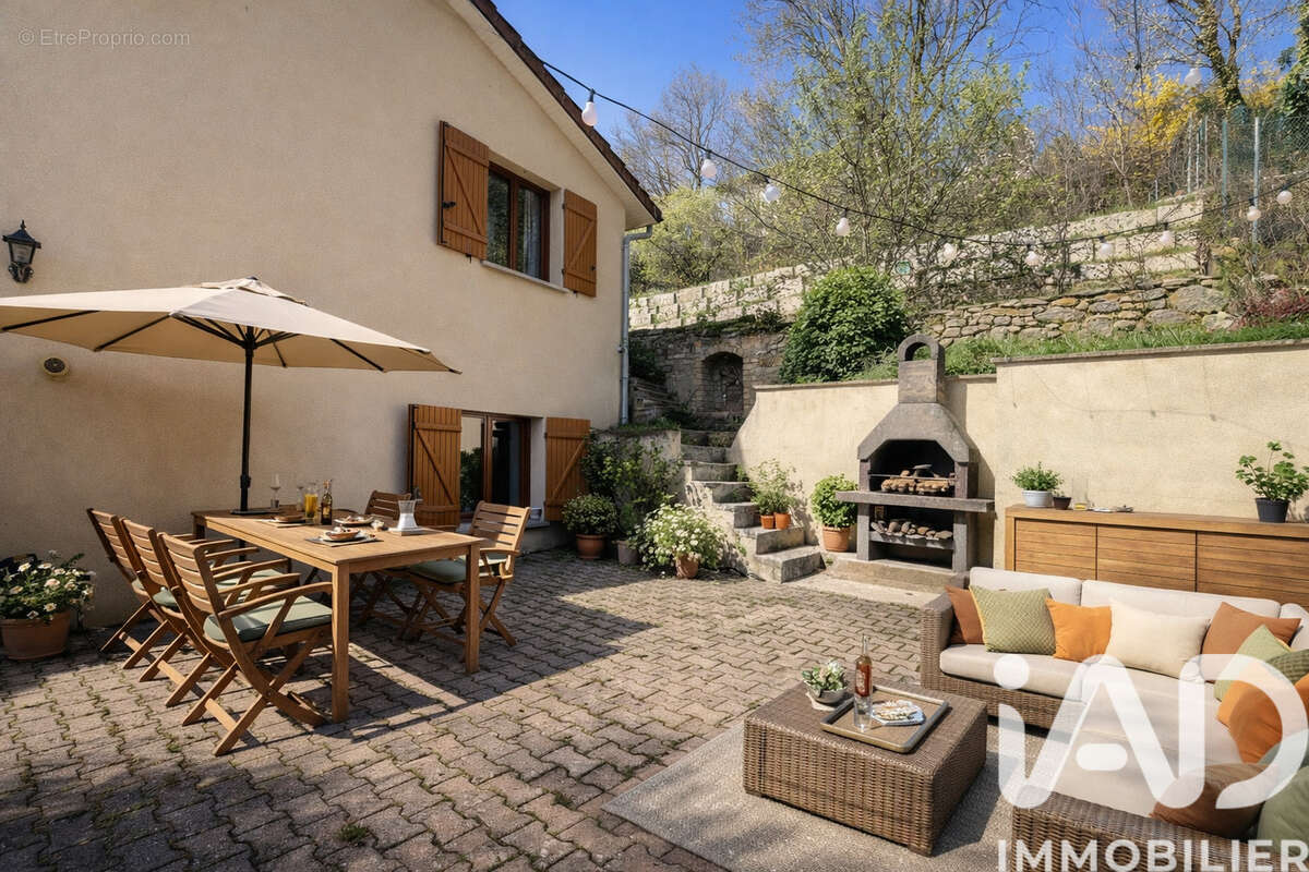 Photo 2 - Maison à SAINT-PRIEST-EN-JAREZ