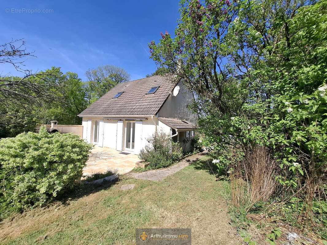 Maison à CRECY-LA-CHAPELLE