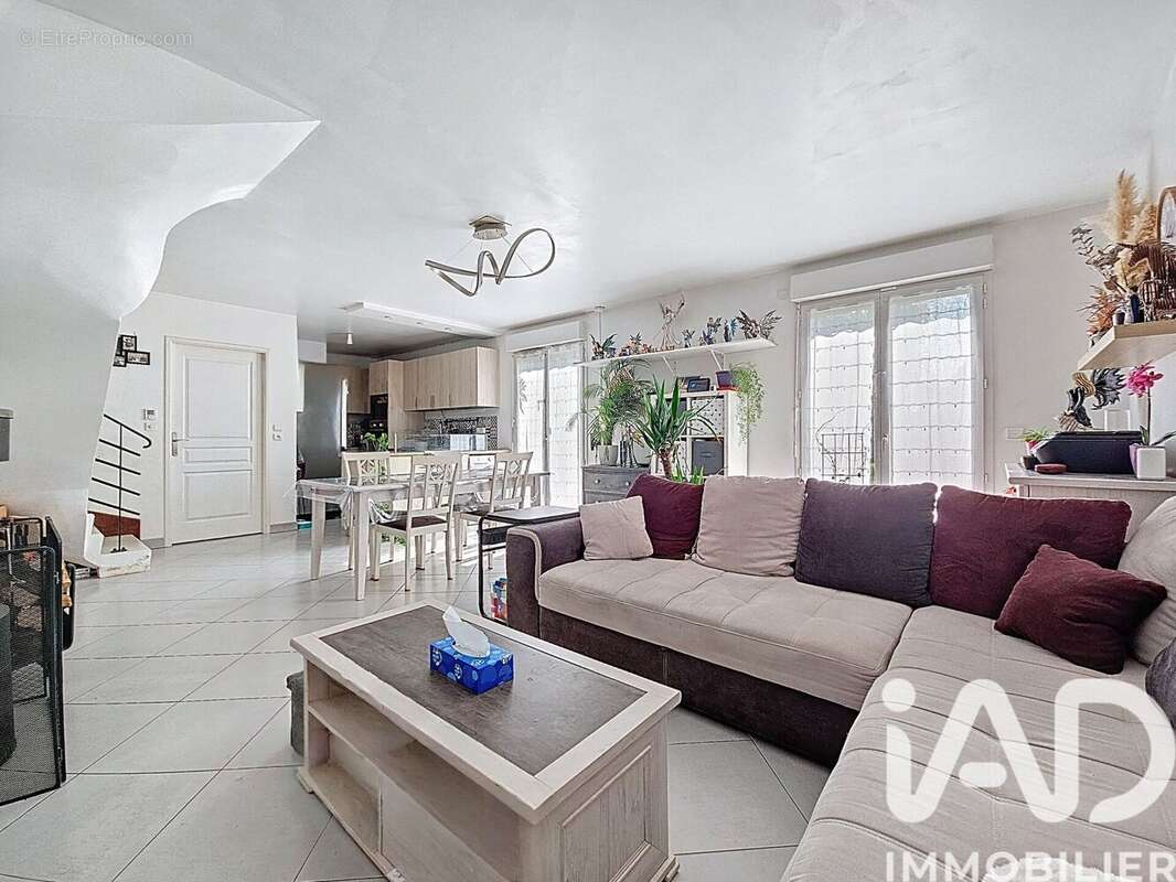 Photo 2 - Maison à SAINT-FARGEAU-PONTHIERRY