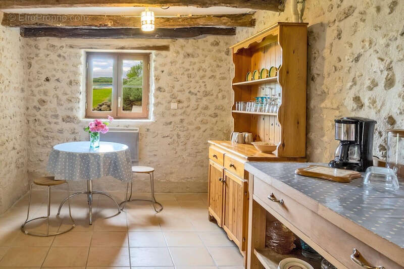 Maison à SALLES-LAVALETTE