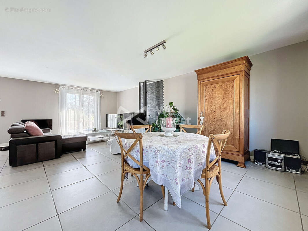 Maison à MAGNE