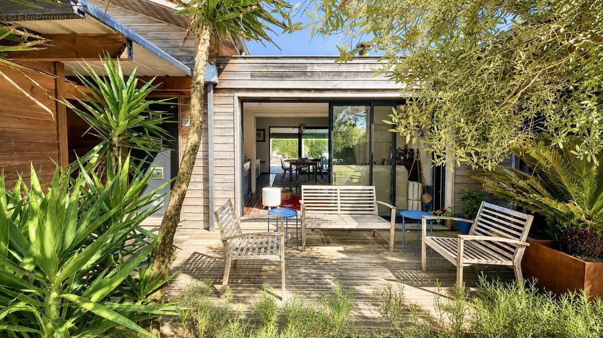 À 2 km de Dax, villa d'architecte T6 de plain-pied avec piscine et 5 chambres. - photo 23