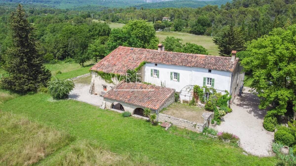 Maison à TOURRETTES