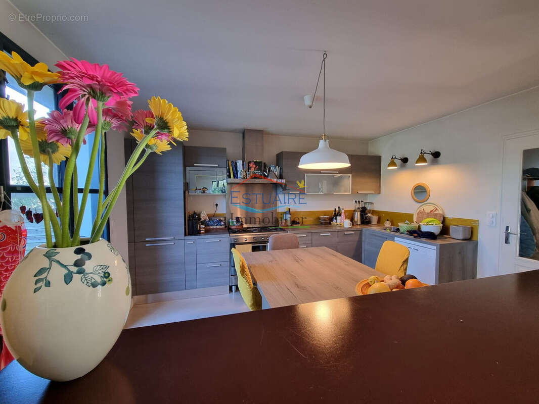 Maison 175 m² à Saint-Etienne-De-Montluc  - photo 5