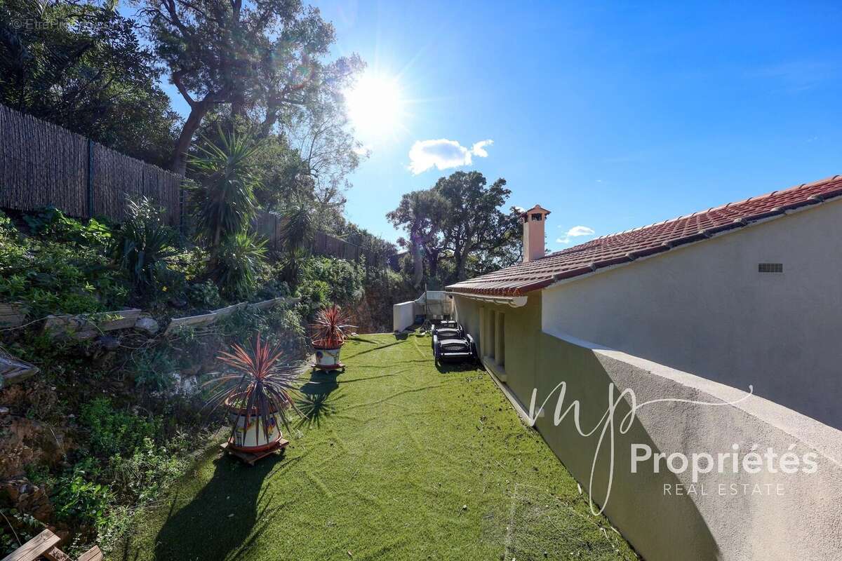 Maison à RAYOL-CANADEL-SUR-MER