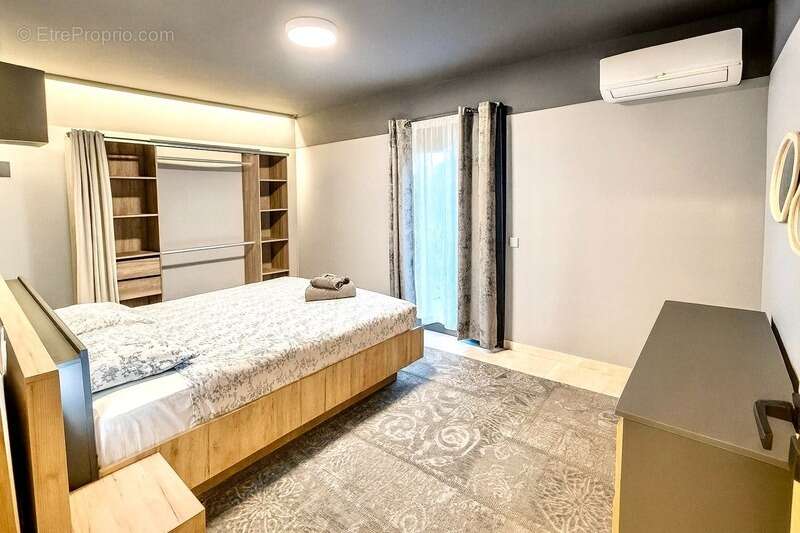 Maison à SAINT-JULIEN-EN-BORN