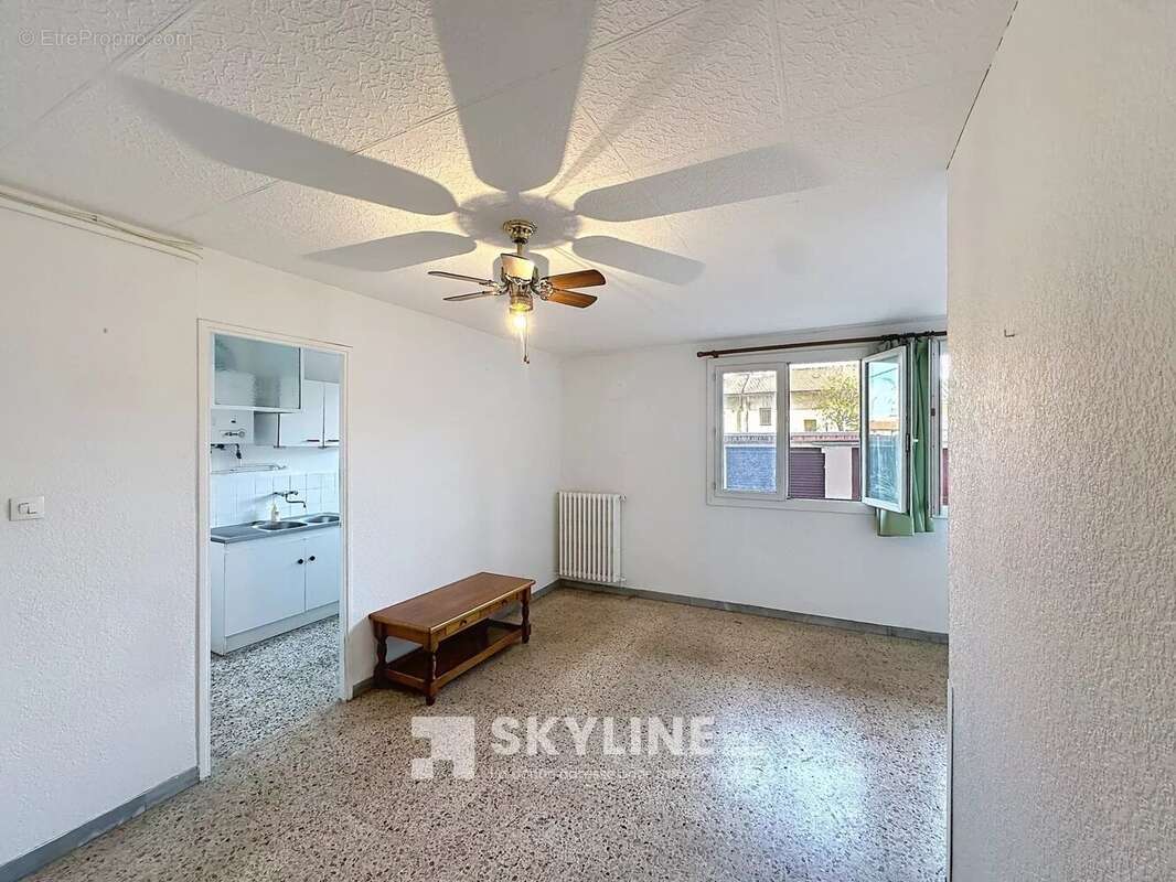 Appartement à MARSEILLE-4E